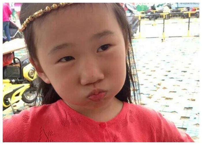 只有9岁的她却把75岁的“刘姥姥”表现的淋漓精致