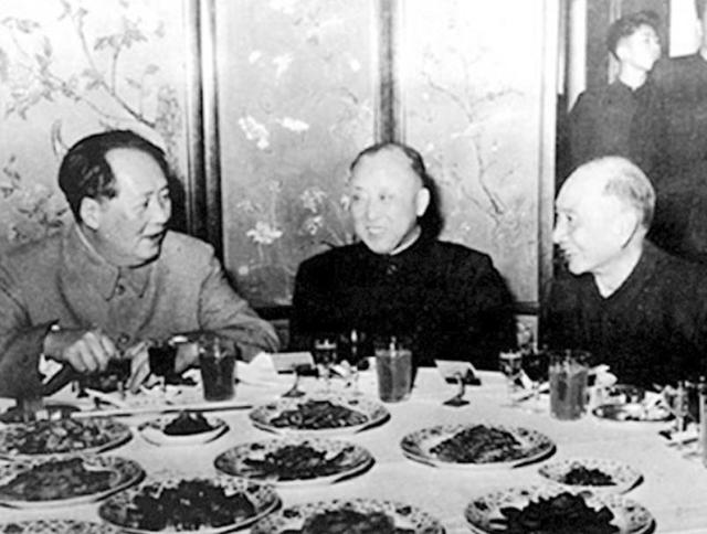 东北将领卫立煌（1955年卫立煌返回大陆）(1)