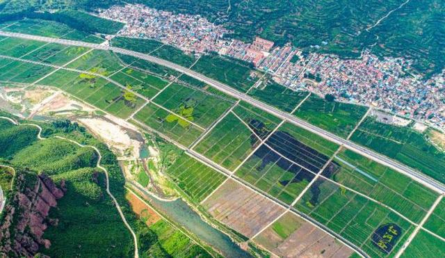 乡村旅游振兴攻略（乡村四时好风光）(9)