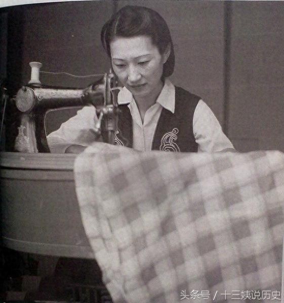 张学良在台湾被软禁期间拍摄的赵一荻照片：此时的她后悔了吗？