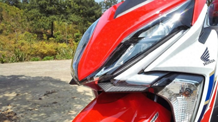 花1.1万够入新大洲本田裂行125,配置很不错,动力小钢炮