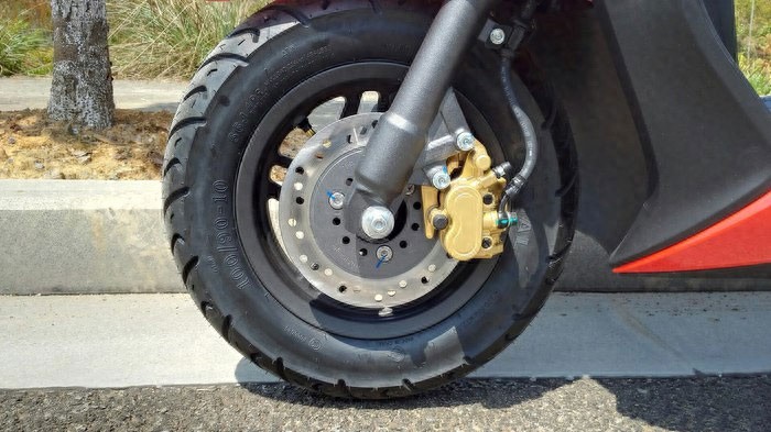 花1.1万够入新大洲本田裂行125,配置很不错,动力小钢炮