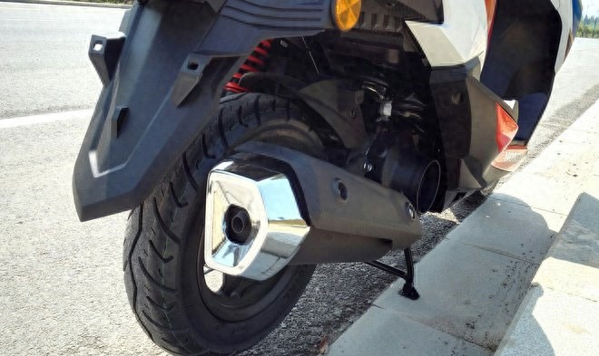 花1.1万够入新大洲本田裂行125,配置很不错,动力小钢炮