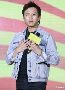 ​邓超和工作室互怼，因被纠正四十一岁工作室解散，工作室回应更绝