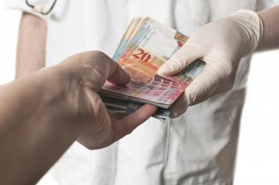 ​普通医生群体收入低吗？医生的收入有哪些？