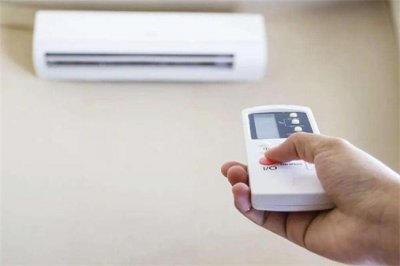 ​夏季空调风往上还是往下吹效果好