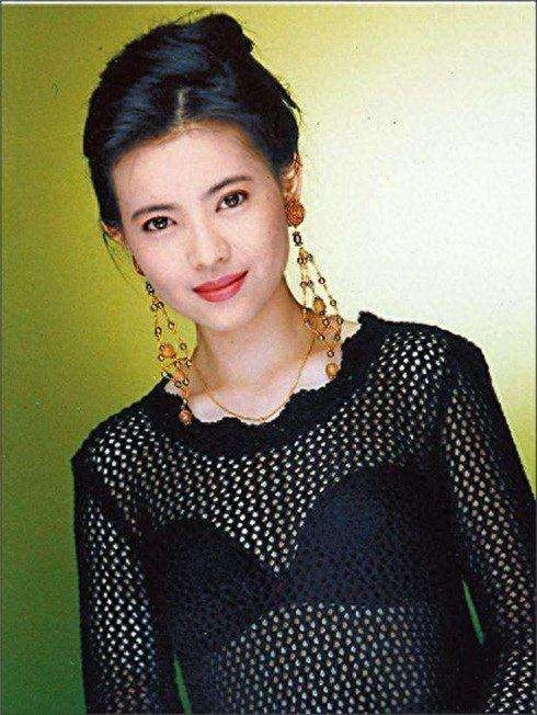 蓝洁瑛:明眸皓齿目若秋水,卿本佳人,奈何红颜薄命