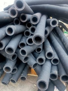 ​胶管是由什么组成的 ？