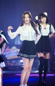 ​《创造101》第二场公演MC是陈嘉桦，网友：黄子韬在戛纳呆久点