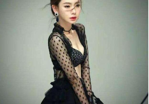 《男人装》中“脱得最彻底”女星，戚薇和柳岩上榜