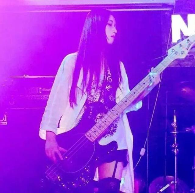 《创造101》人气选手参加《乐队吧》，表演镜头被剪，首轮遭淘汰