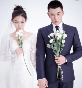 ​张馨予婚后首晒老公正面照，颜值不输于明星，网友：不出道可惜了