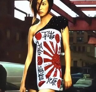 ​赵薇军旗装事件引发争议，形象受损遭封杀