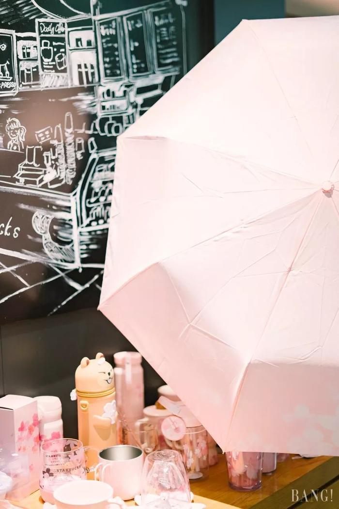 萌到窒息！星巴克樱花杯向你的钱包伸出“猫爪” |  文末福利