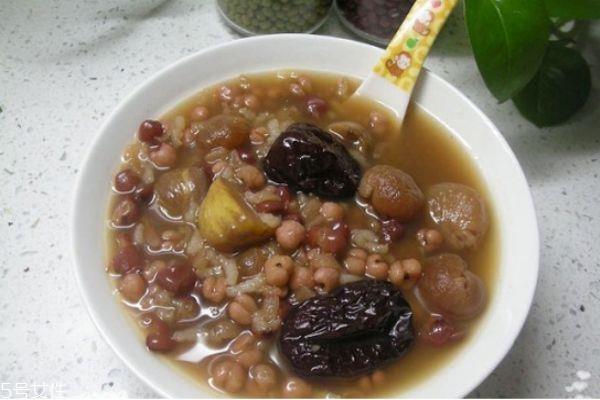 红豆薏米和什么搭配好 喝薏米红豆水最佳时间