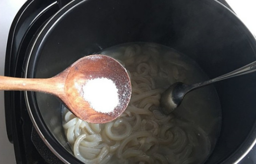 皮冻的熬制方法,猪皮冻怎么熬制好吃图15