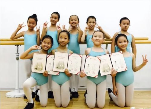 舞蹈培训班一般多少钱一个月_舞蹈暑假班一般学多长时间-第1张图片-