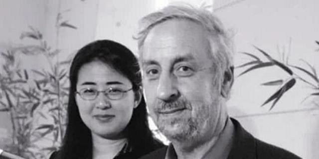 28岁哈佛才女田晓菲，为了留在美国不惜嫁给52岁导师，如今怎样？