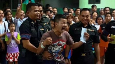 ​为了免服兵役去做人妖，泰国征兵到底有多奇葩？