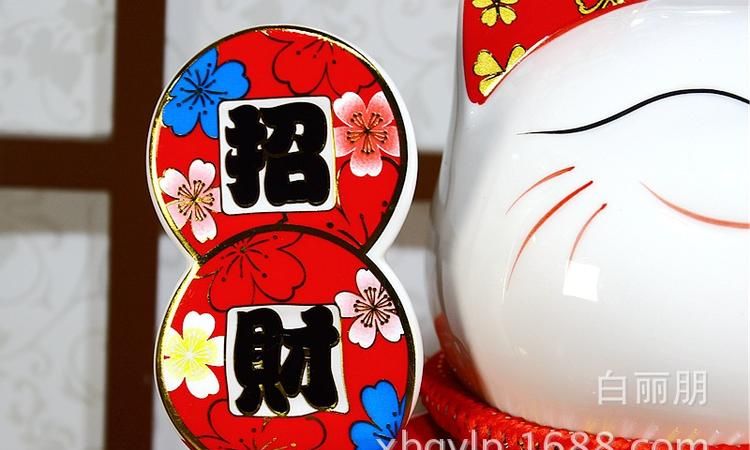 招财猫左手招什么右手招什么意思