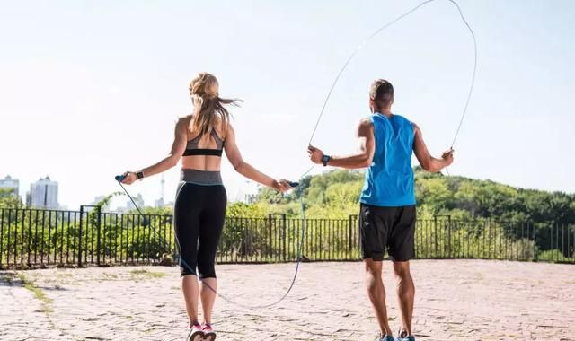 测量质量的工具,在物理学中,我们是利用力产生的什么的大小来测量力的。测量力的工具是什么?图7