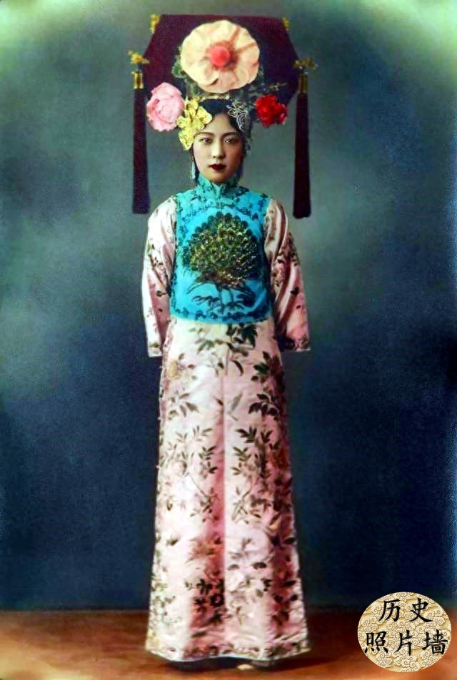 梨园冬皇孟小冬珍贵老照片:长相貌美,感情坎坷,晚年无子迁台湾