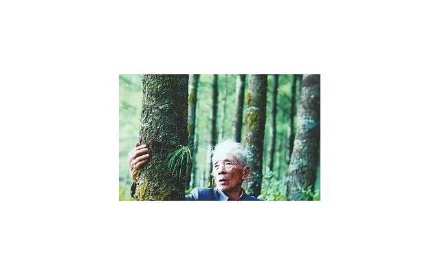 带着孩子回娘家,妈做一桌饭菜招待我们,饭吃到一半,弟媳却哭了 带着孩子回娘家,妈做一桌饭菜招待我们,饭吃到一半,弟媳却哭了