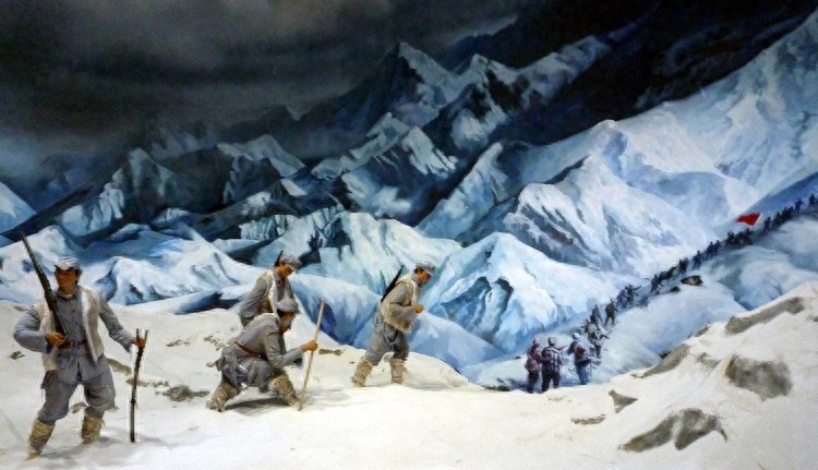 宝兴县夹金山：红军舍命翻越的生死线，如今是驱车自驾的坦途