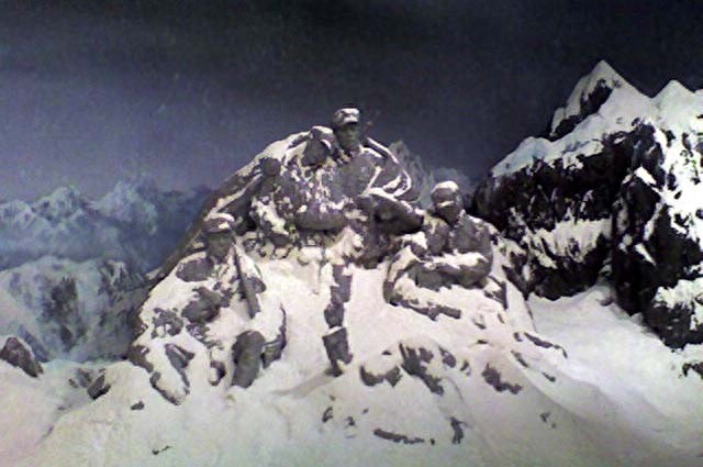 宝兴县夹金山：红军舍命翻越的生死线，如今是驱车自驾的坦途