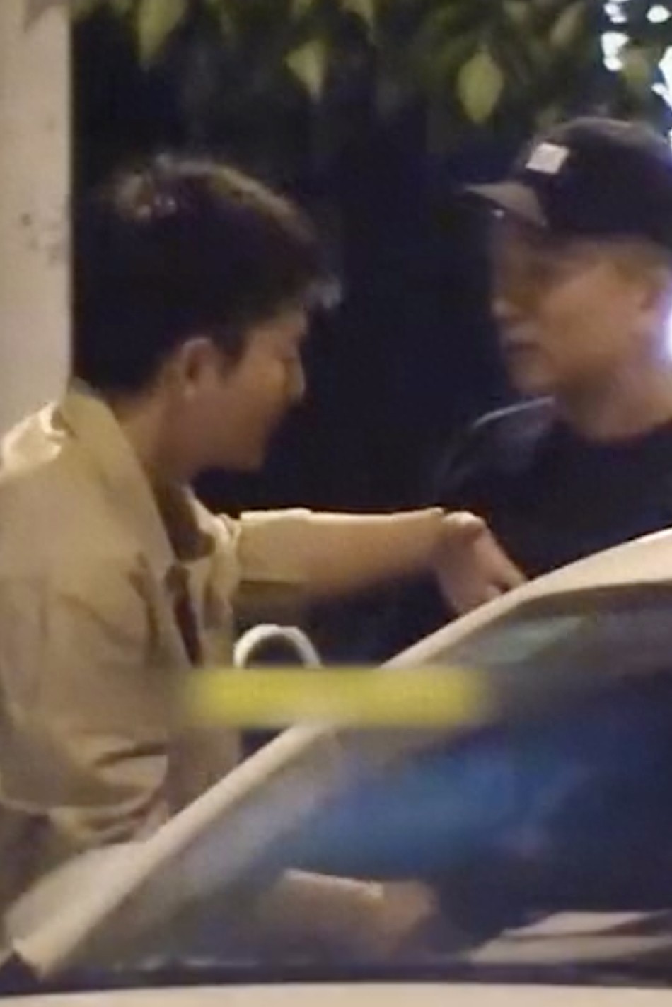 贾乃亮520深夜买醉,别人甜蜜他独醉,疑借酒消愁?