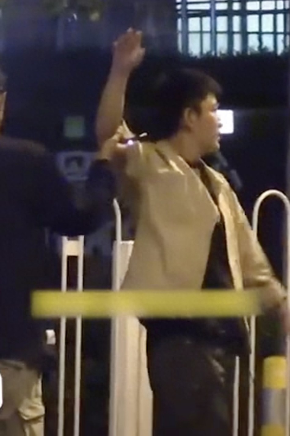 贾乃亮520深夜买醉,别人甜蜜他独醉,疑借酒消愁?